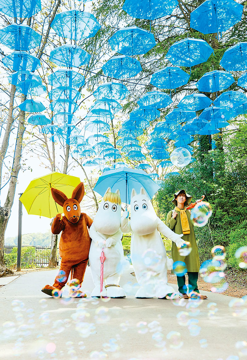 全長200メートルのアンブレラスカイが印象的なイベント「ムーミン谷とアンブレラ」(C)Moomin CharactersTM