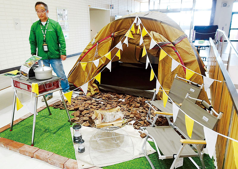 貸し出されるテントなどのキャンプ用品