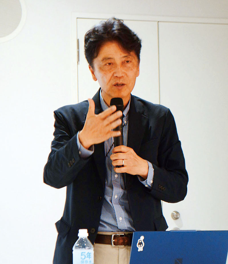 講演する佐藤敏郎さん＝鴻巣市袋の県防災学習センター「そなーえ」