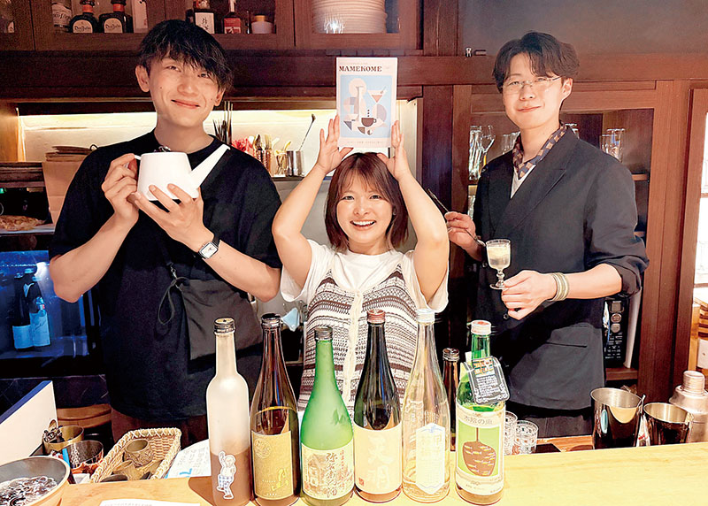 イベントを開催した（左から）稲庭洋佑さん、りんくさん、山崎友輔さん＝17日、都内