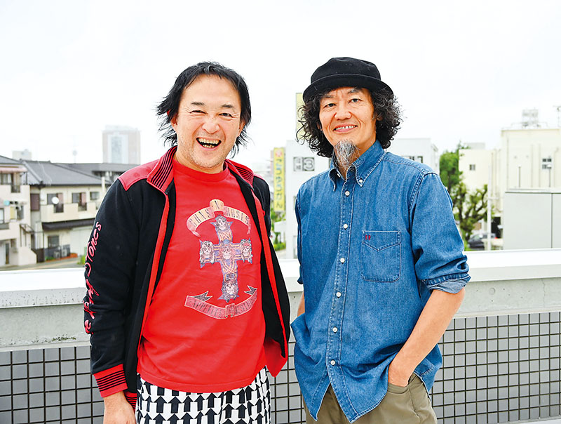 コンドルズ主宰の近藤良平さん（右）とプロデューサーを務める勝山康晴さん＝3日、彩の国さいたま芸術劇場