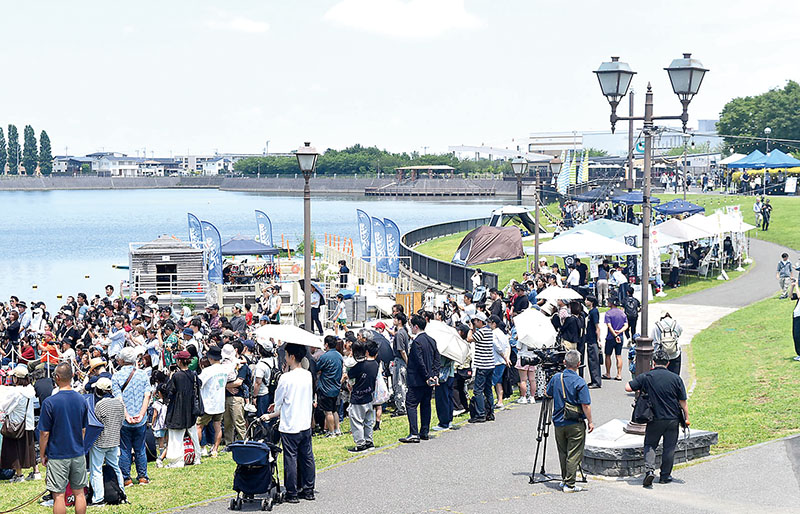 大勢の来場者でにぎわいを見せるレイクサイドパーク