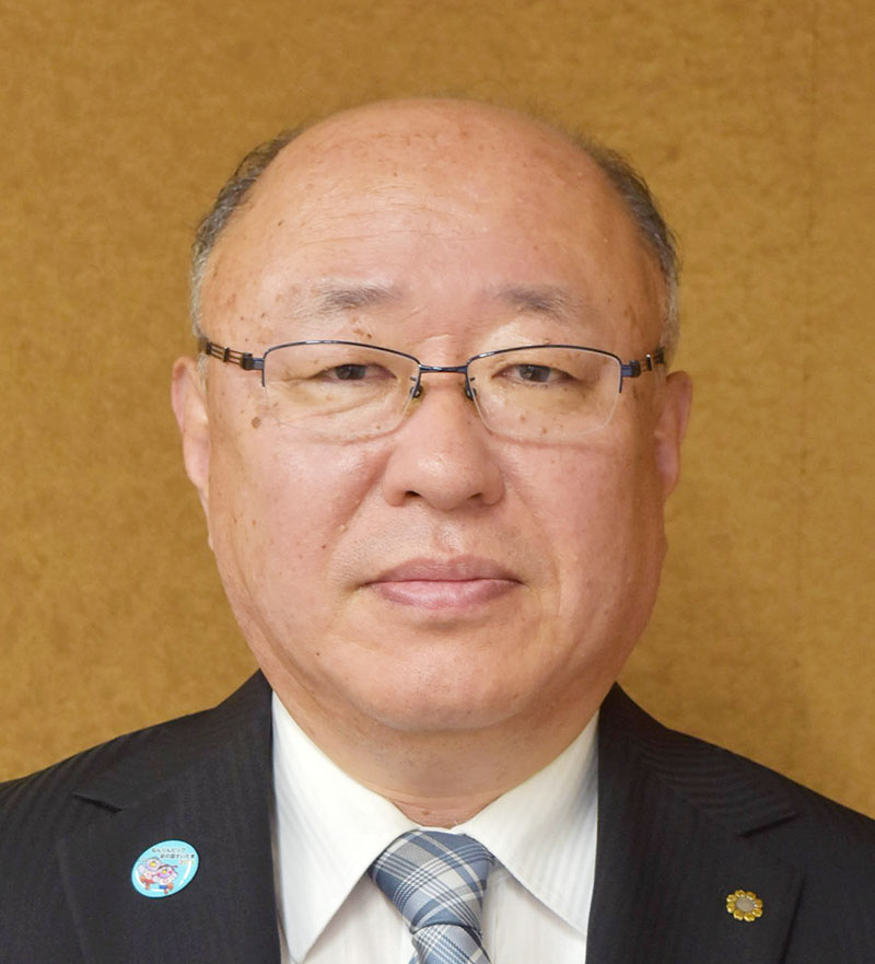 岡島満氏