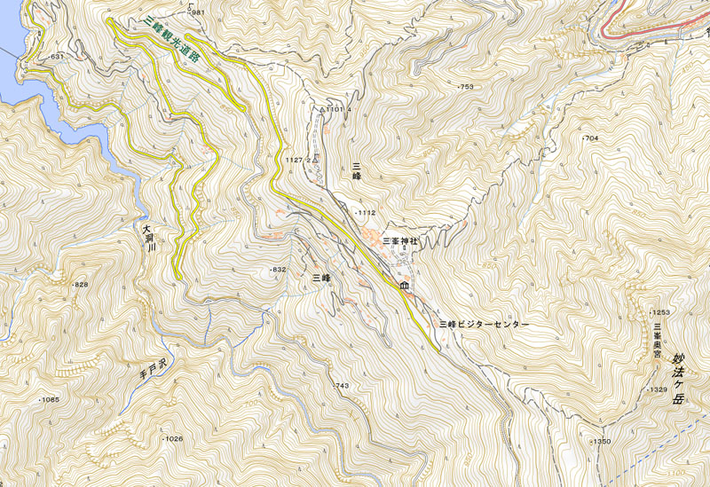 秩父市三峰の周辺（国土地理院HPより）