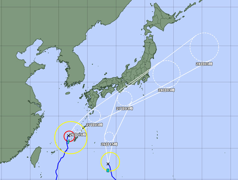 台風7号と8号の予報円＝26日午前5時時点（気象庁より）