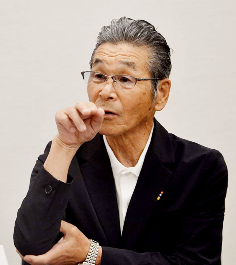 新喜劇の魅力を紹介する間寛平さん=春日部市役所