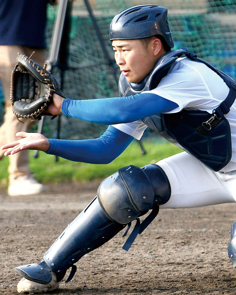 高校野球＞あす熱戦開幕 上尾－花咲徳栄ゾーン 花咲徳栄を追う上尾
