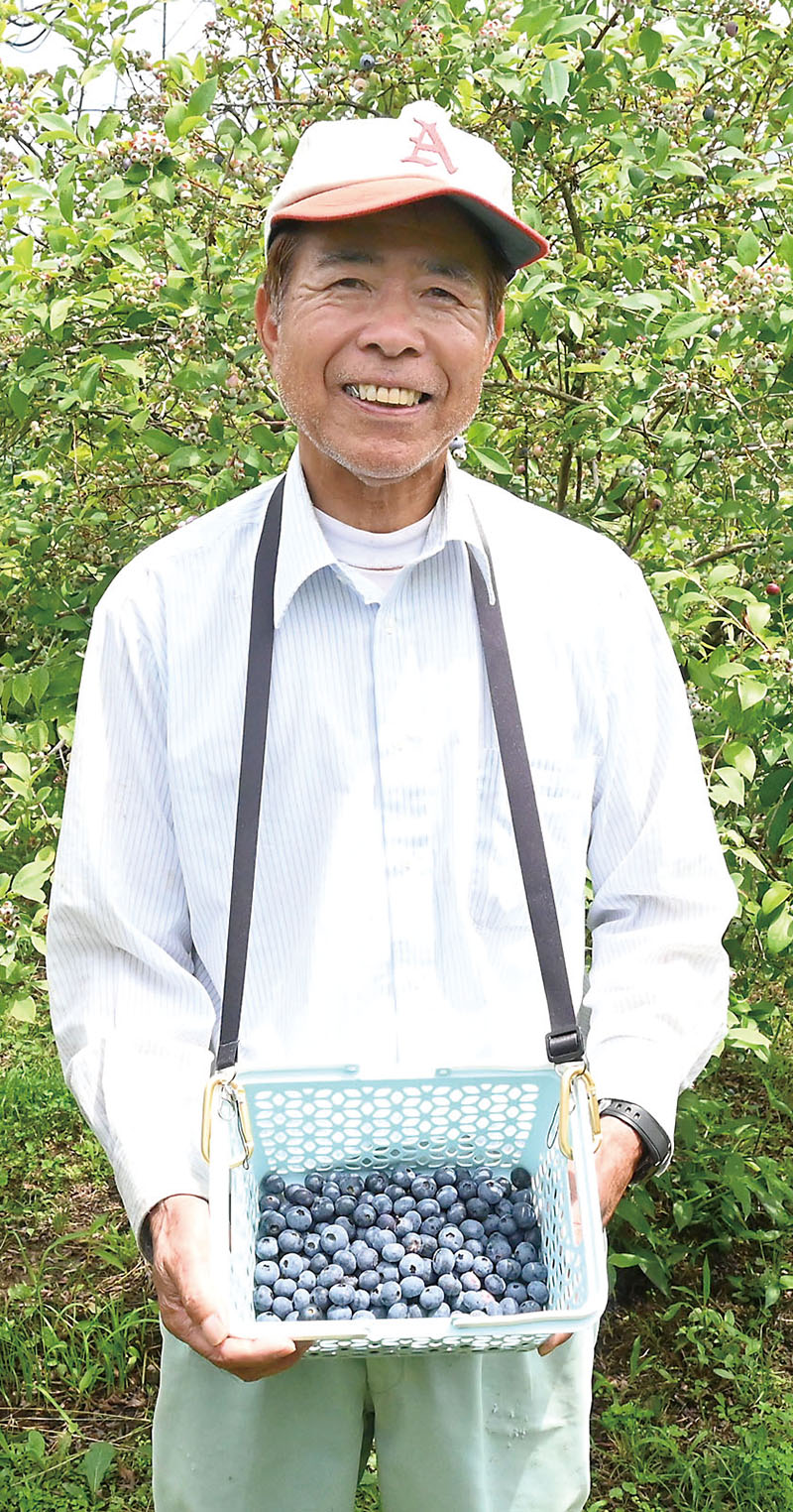 「のぐちブルーベリー園」の野口明彦さん