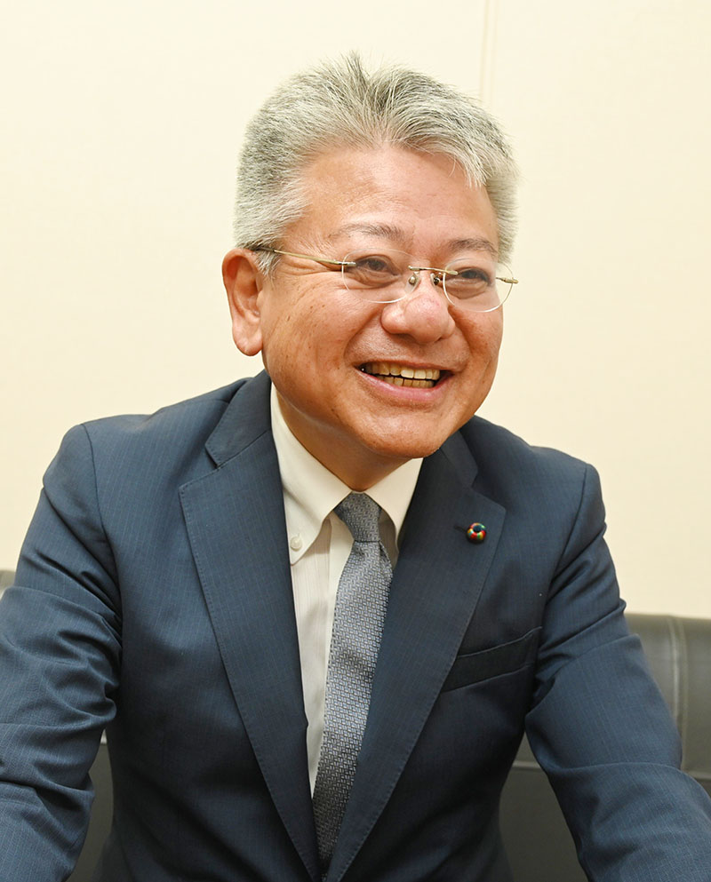 インタビューに答える萩之内誠会長＝7日、さいたま市大宮区の損害保険ジャパン埼玉中央支店