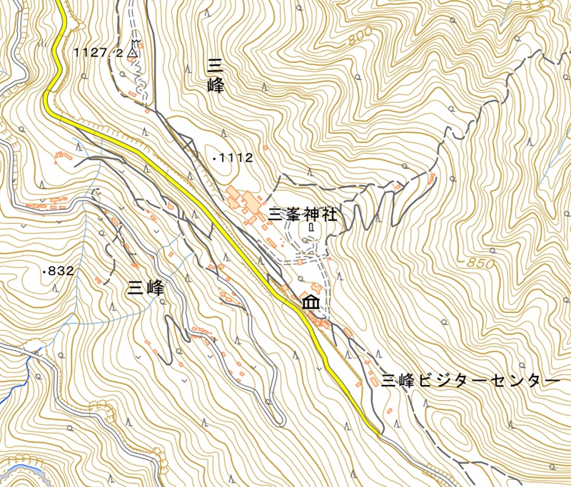 秩父市三峰駐車場周辺の地図（国土地理院のHP参照）