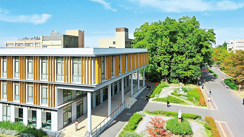 「知るカフェ埼玉大学店（仮称）」が出店する埼玉大学図書館（埼玉大学提供）