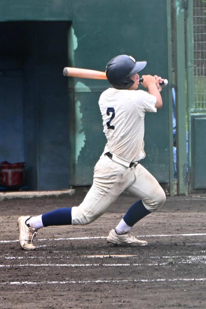 西部H組1回戦　飯能―川・日・越・小　4回裏飯能1死三塁、吉原が先制の左越え二塁打を放つ