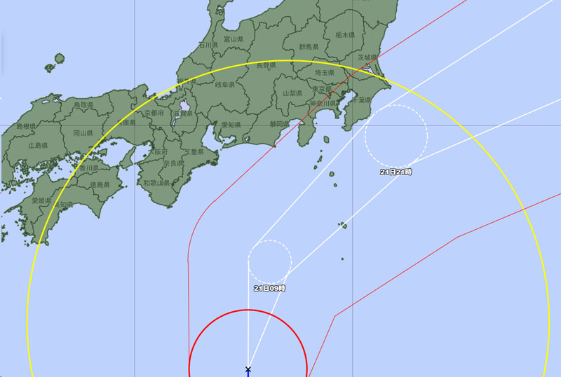 台風25号の強風域に入った日本列島各地。黄色円内が強風域。赤色エリアが強風警戒域＝20日午後9時発表、気象庁より
