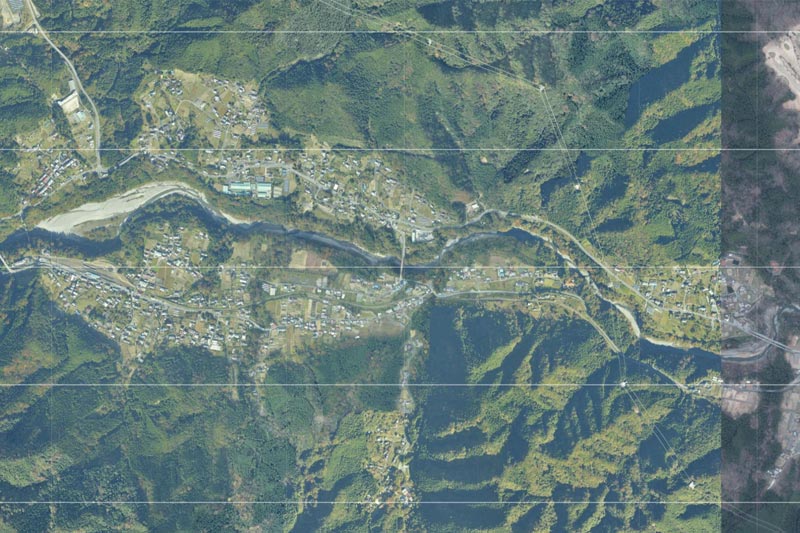 秩父市荒川贄川（下郷区平和橋付近）周辺の航空写真（国土地理院HPより）