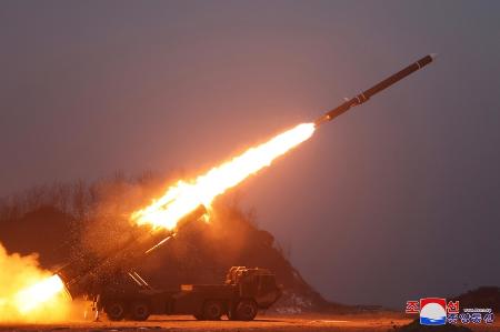 　１月３０日、北朝鮮の朝鮮人民軍が黄海に向けて発射訓練を実施した戦略巡航ミサイル「ファサル（矢）２」（朝鮮中央通信＝共同）