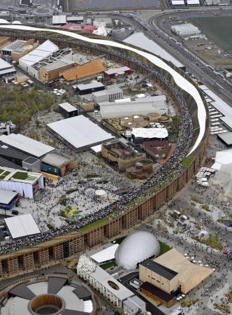 大阪・関西万博会場の大屋根リング＝大阪市此花区の夢洲