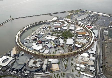 大阪・関西万博会場の大屋根リング＝５月、大阪市此花区の夢洲