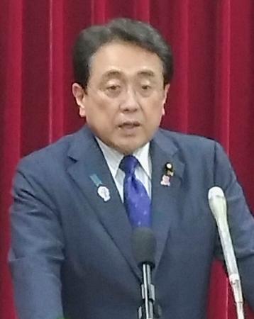 記者会見する赤沢経済再生相＝９日午前、東京都千代田区