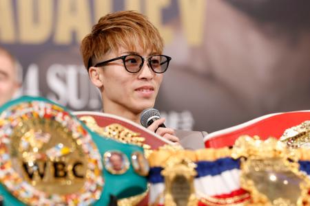 防衛戦に向けた記者会見をする、ボクシングの世界スーパーバンタム級主要４団体統一王者の井上尚弥＝１２日、名古屋市