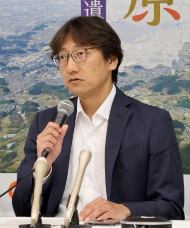 記者会見する文化庁文化遺産国際協力室の則本浩佑室長＝１３日午後、奈良県橿原市