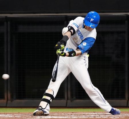 １１回日本ハム２死満塁、清宮幸が中前にサヨナラ打を放つ＝エスコンフィールド