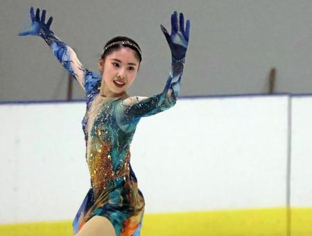 女子フリー　演技する住吉りをん＝ベルガモ（共同）