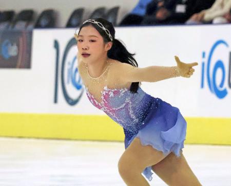 　女子フリー　演技する中井亜美＝ベルガモ（共同）