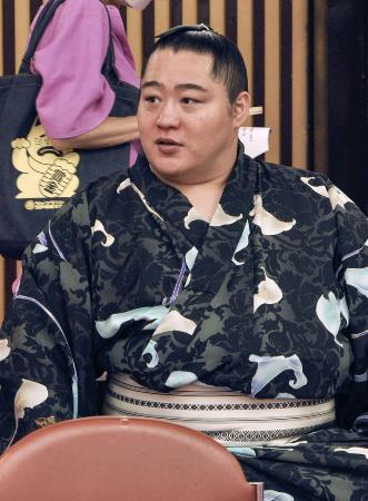 力士会に出席した遠藤＝２日、両国国技館