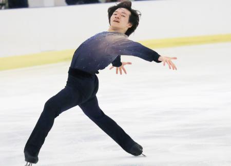 男子フリー　演技する鍵山優真＝ベルガモ（共同）