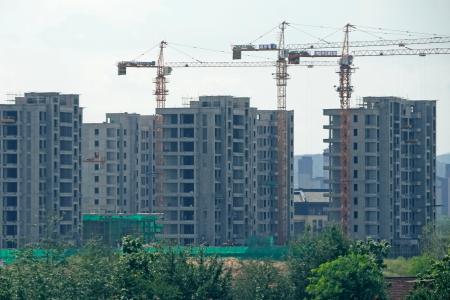 中国遼寧省丹東市で建設中の建物＝８月（共同）