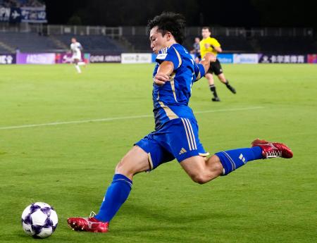 町田―ＦＣソウル　後半、攻め込む町田・相馬＝Ｇスタ