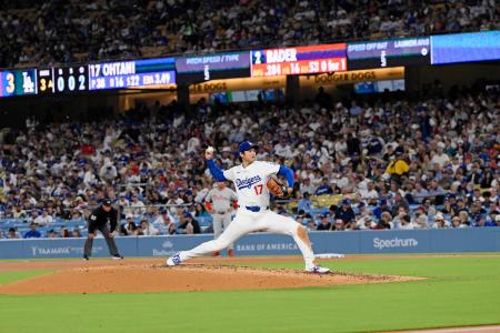 　フィリーズ戦に先発したドジャース・大谷。５回無安打無失点と好投したが勝敗は付かなかった＝ロサンゼルス（共同）