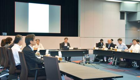 　育成就労制度について話し合う政府の有識者会議＝１７日、法務省