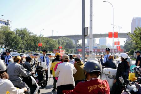 封鎖された「九・一八歴史博物館」周辺の道路＝１８日、中国・瀋陽市（共同）