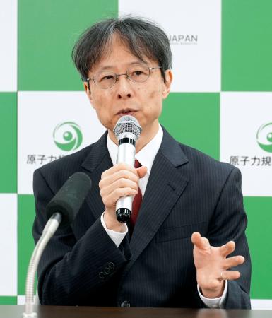 原子力規制委員会の委員を任期満了で退任し、記者会見する伴信彦氏＝１８日午後、東京都港区