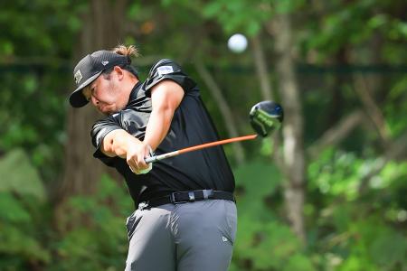 　第３日、通算１６アンダーで首位に浮上した大槻智春＝札幌ＧＣ輪厚