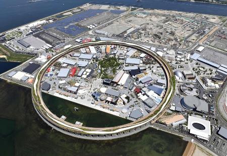大阪市此花区の夢洲の大阪・関西万博会場＝７月