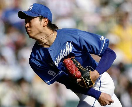 ７回途中２失点で８勝目を挙げた中日・高橋宏＝甲子園