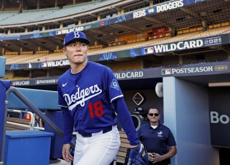 練習に臨むドジャース・山本＝ロサンゼルス（共同）