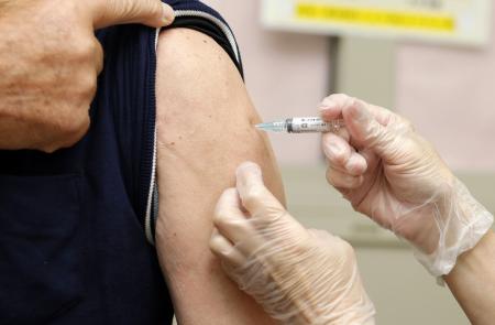 昨年の新型コロナウイルスワクチンの定期接種の様子