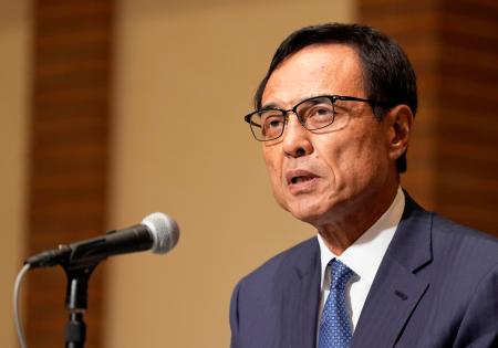 経済同友会の代表幹事を辞任し、記者会見する新浪剛史氏＝３０日午後、東京都千代田区