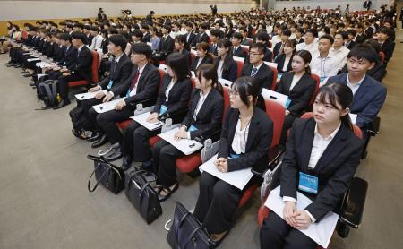 ＮＥＣの内定式＝１日午前、東京都港区