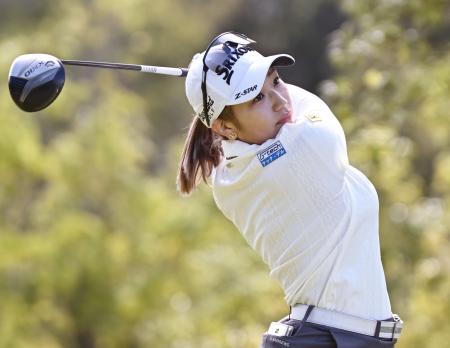 第１日、７アンダーで首位の安田彩乃＝チェリーヒルズＧＣ