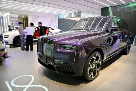 大阪市中央区に移転したロールスロイス・モーター・カーズのショールーム＝３日午後