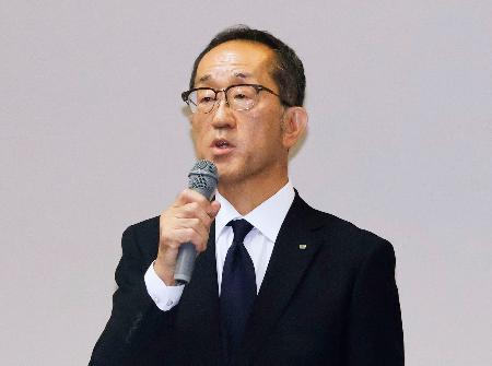 記者会見するＮＳＴ新潟総合テレビの酒井昌彦社長＝３日午後、新潟市