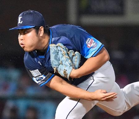 ９回に登板し逆転サヨナラ負けを喫するも、初の最多セーブを獲得することが確定した西武・平良＝楽天モバイルパーク