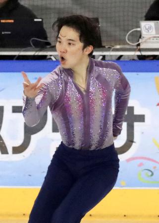 　第２日、男子ＳＰで演技する友野一希＝京都アイスアリーナ