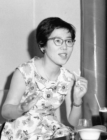 　山崎豊子＝１９５８年