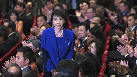 ４日、自民党総裁に選出された高市前経済安保相＝東京・永田町の党本部