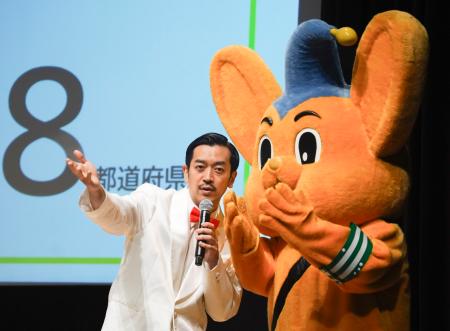 警視庁光が丘署などが開いたイベントに出席した、お笑い芸人のムーディ勝山さん＝６日午後、東京都練馬区